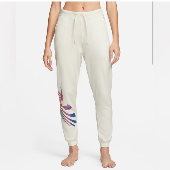Nike Pants - Nike Yoga Luxe A.I.R. Cream Women’s Medium 7/8 High Rise Fleece Joggers